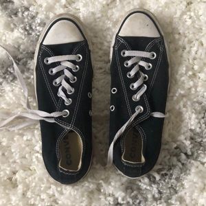 Black converse